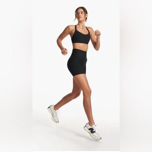 Vuori Women's Elevation Ruched Bra Black Size Medium
